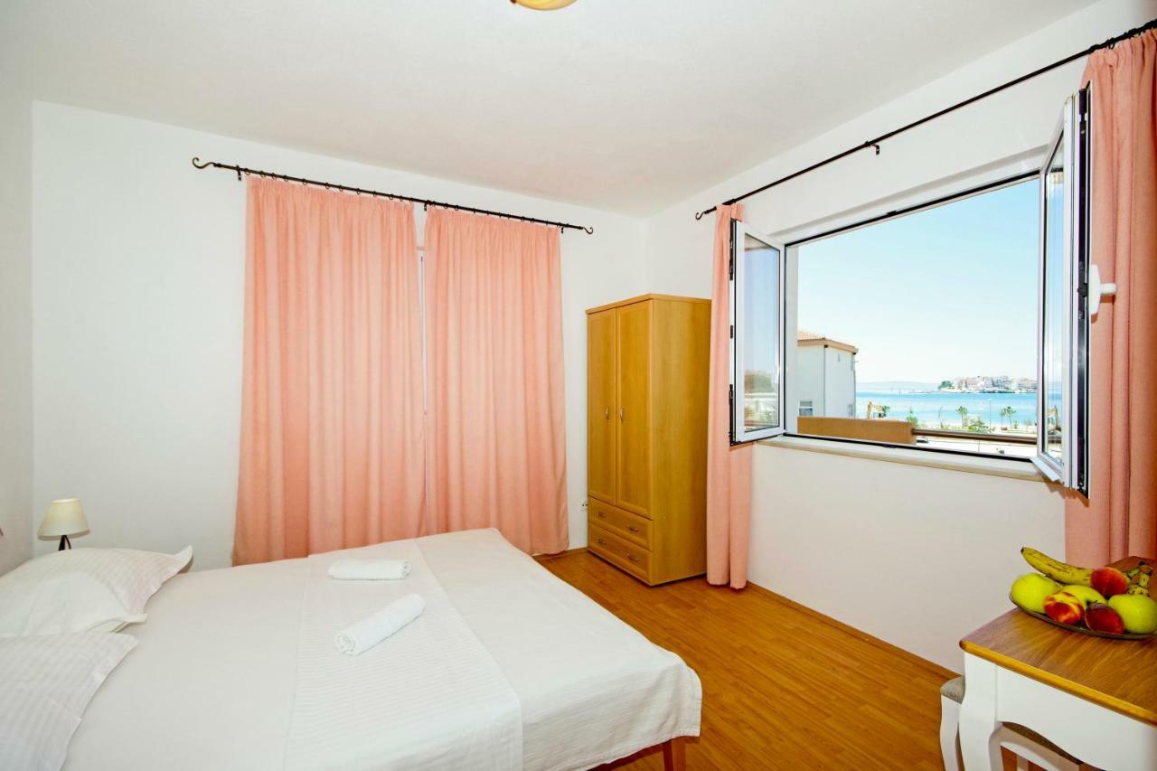 Apartment Orange House Podstrana